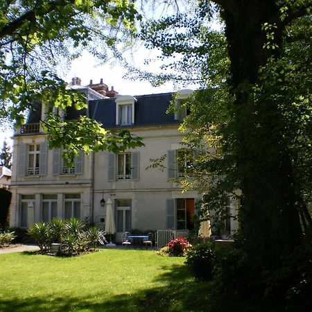 Hotel Les Marechaux 欧塞尔 外观 照片