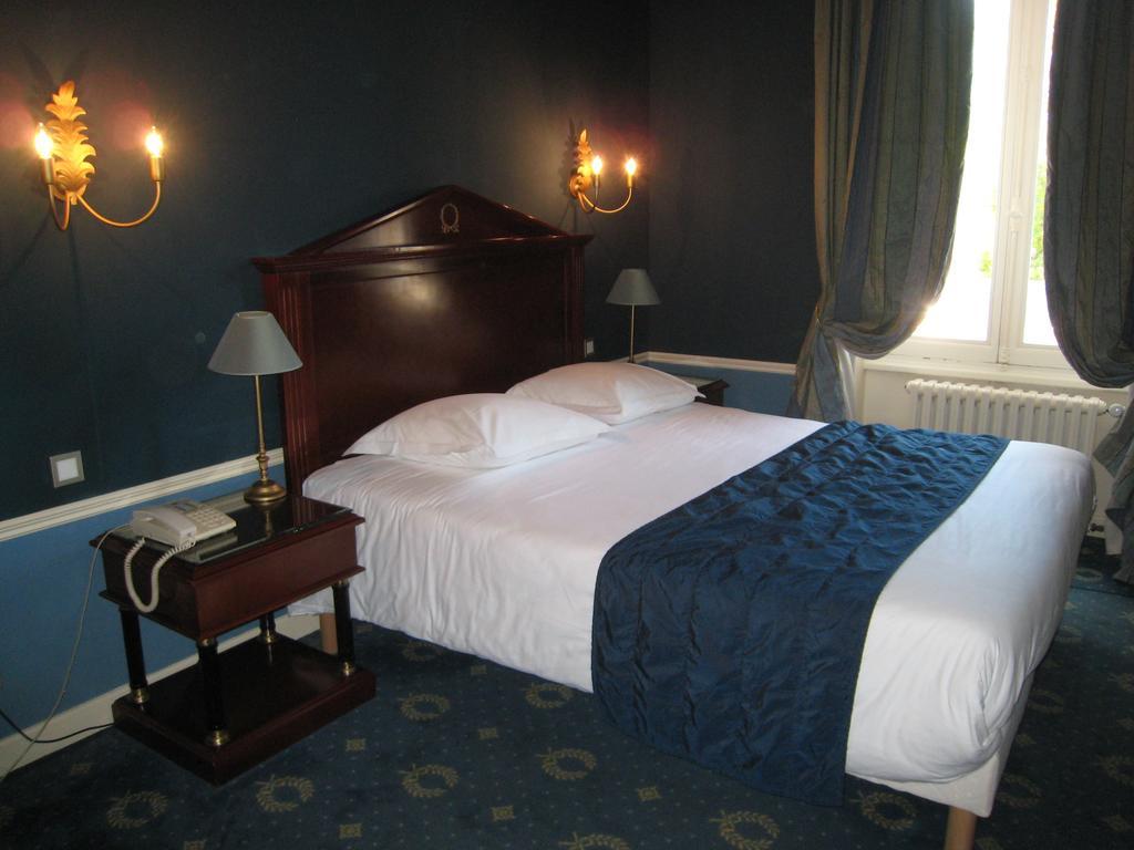 Hotel Les Marechaux 欧塞尔 外观 照片