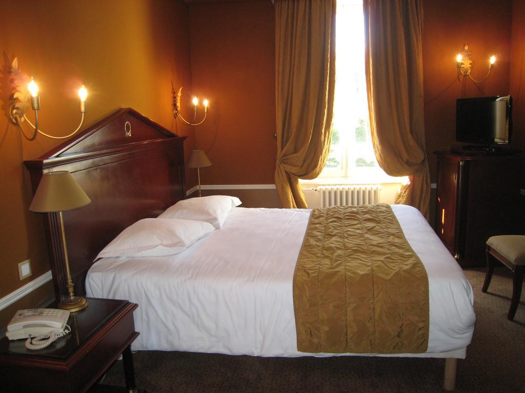 Hotel Les Marechaux 欧塞尔 外观 照片
