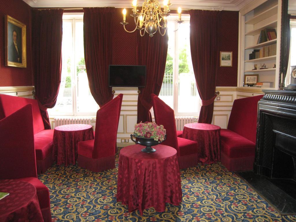 Hotel Les Marechaux 欧塞尔 外观 照片