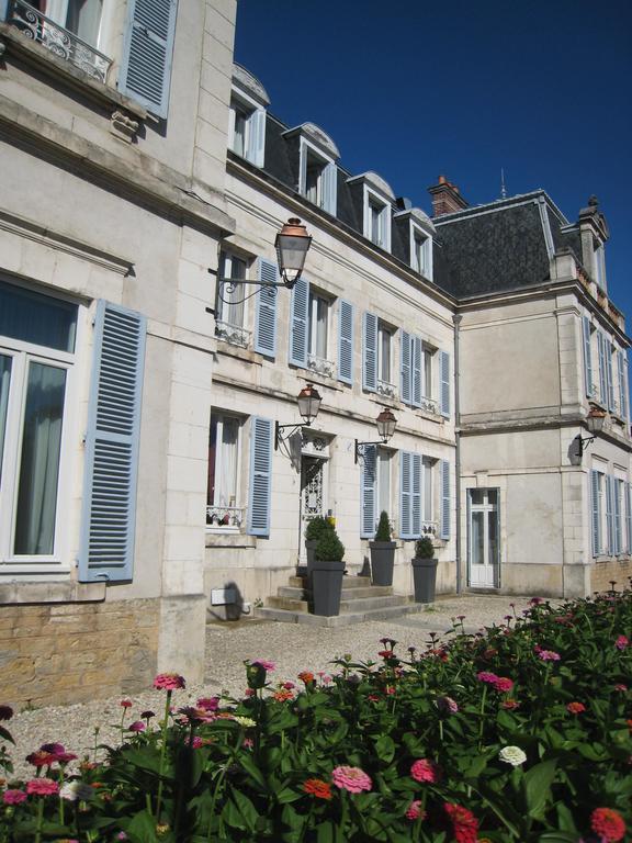 Hotel Les Marechaux 欧塞尔 外观 照片