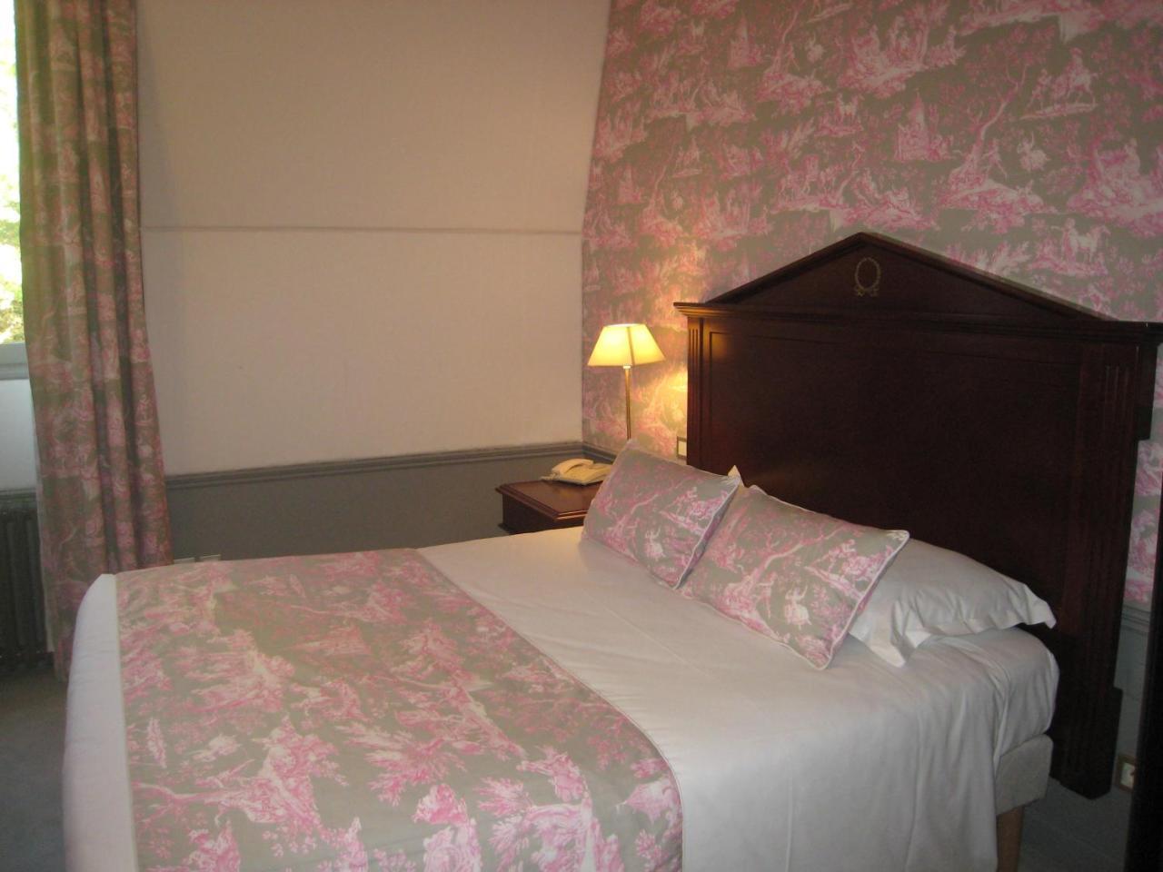 Hotel Les Marechaux 欧塞尔 外观 照片