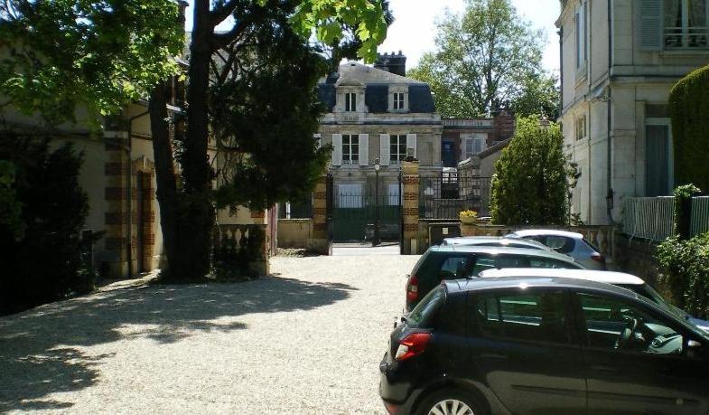 Hotel Les Marechaux 欧塞尔 外观 照片